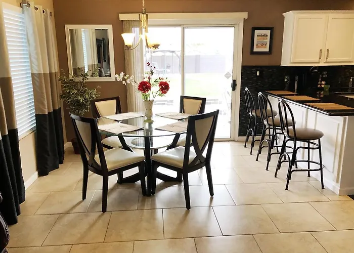 Beautiful In Downtown Holiday home *